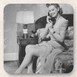 Frau spricht am Telefon Getränkeuntersetzer
