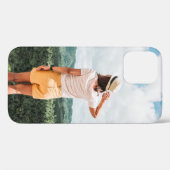 Frau stehend in Baumnähe Case-Mate iPhone Hülle (Rückseite (Horizontal))