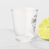 Frau Typografie mit Herz und Herzkranz Schnapsglas (Links)