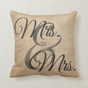 Frau und Frau Burlap Wedding Personalized Kissen