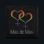 Frau und Frau Lesbian Pride Rainbow Symbols Erinnerungskiste<br><div class="desc">Frau und Frau Lesbian Stolz Design mit zwei Regenbogenfarben,  überlappend,  herzförmig,  lesbischer Stolz,  weibliche Geschlechtersymbole. Ideal für Jungvermählte und nicht so frisch verheiratete Personen.</div>