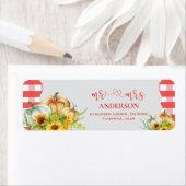 Frau und Herr Rustikaler Herbst-Kürbis-Hochzeitsan (Insitu)