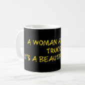Frau und ihr LKW Kaffeetasse (Vorderseite Links)
