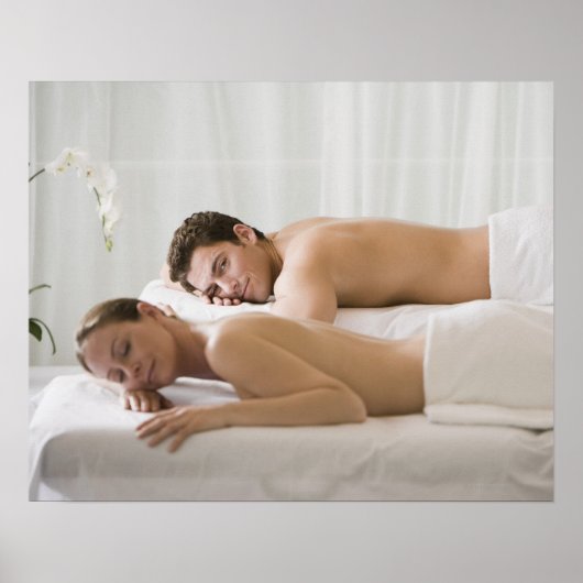 Frau und Mann auf Massagebänken Poster (Vorne)