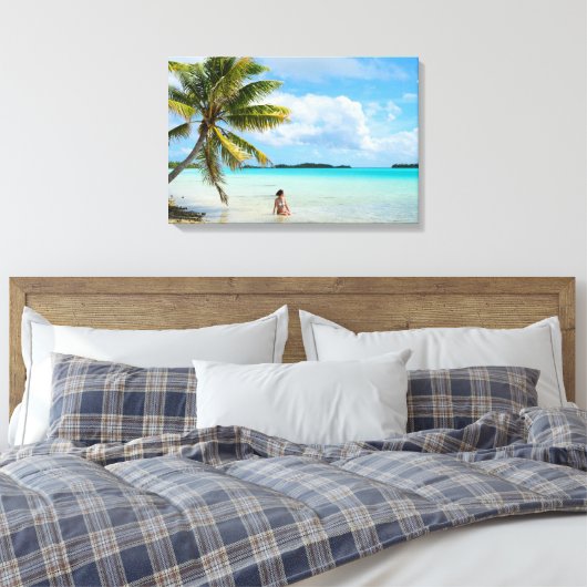 Frau unter einer Palme in der pazifischen Leinwand (Insitu (Schlafzimmer))