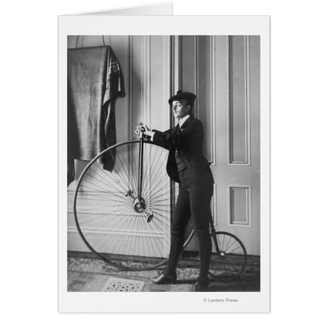 Frauen als Mann mit Fahrrad verkleidet (Vorne)