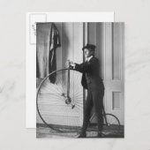 Frauen als Mann mit Fahrrad verkleidet Postkarte (Vorne/Hinten)