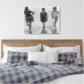 Frauen beim Arlington Beach Foto Leinwanddruck (Insitu (Schlafzimmer))