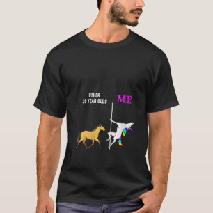 Frauen, die 30 Jahre alt sind, und ich einhorn da T-Shirt