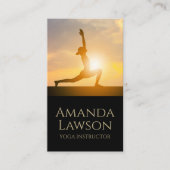 Frauen, die bei Sonnenuntergang Yoga praktizieren Visitenkarte (Vorderseite)