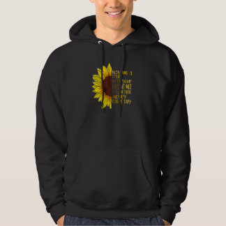 Frauen, die eine Anleihe mit der Großmutter pour h Hoodie