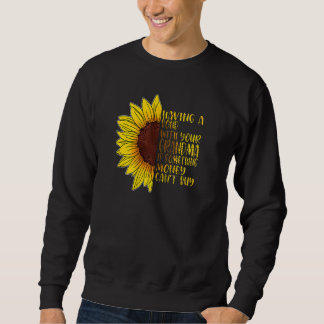 Frauen, die eine Anleihe mit der Großmutter pour h Sweatshirt