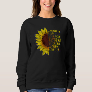 Frauen, die eine Anleihe mit der Großmutter pour h Sweatshirt