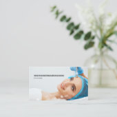 Frauen, die microdermabrasion Hautbehandlung Visitenkarte (Stehend Vorderseite)