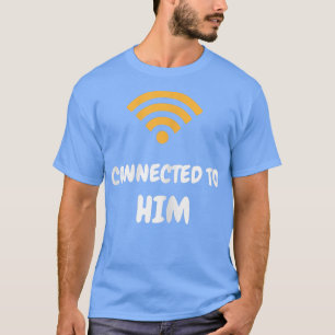 Frauen, die mit ihm in Verbindung stehen, sind mit T-Shirt