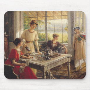 Frauen, die Tee nehmen Mousepad