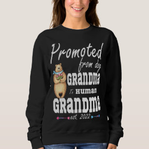 Frauen, die von der Hundegrima zum menschlichen Om Sweatshirt