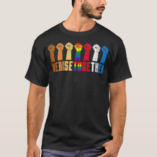 Frauen, die wir zusammen mit schwarzen Regenbogen- T-Shirt