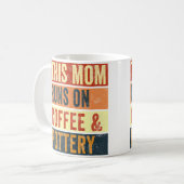Frauen Diese Mutter Läuft Auf Kaffee Und Töpferton Kaffeetasse (Vorderseite Links)