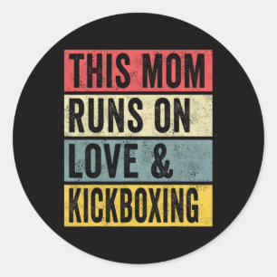 Frauen Diese Mutter läuft auf Liebe und Kickboxen  Runder Aufkleber