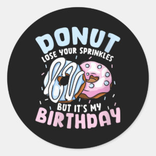 Frauen Donut Verliert Sprinkles Aber Geburtstag Lu Runder Aufkleber