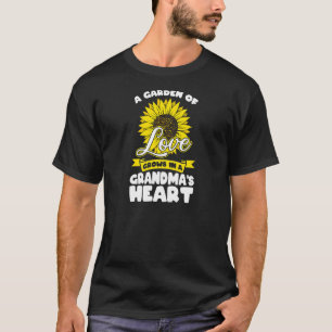 Frauen Ein Garten Der Liebe In Großmutters Herzen T-Shirt