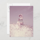 Frauen entspannen sich am Strand Postkarte (Vorne/Hinten)