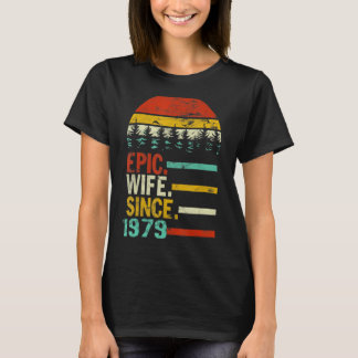 Frauen Epische Ehefrau seit 1979 T-Shirt