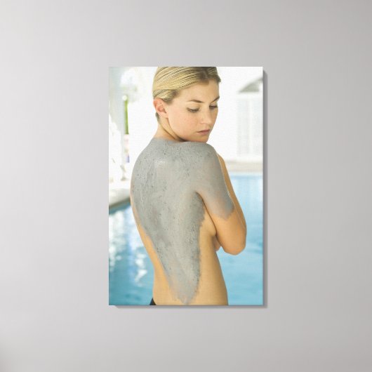 Frauen erhalten Behandlung der Wellness-Center Leinwanddruck (Vorderseite)