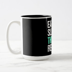 Frauen essen Sleep Theater Wiederholung lustige Sc Zweifarbige Tasse
