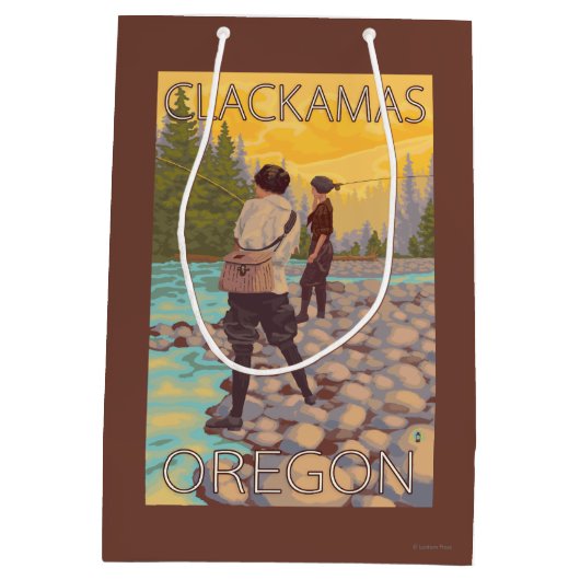 Frauen fliegen Fischen - Clackamas, Oregon Mittlere Geschenktüte (Rückseite)