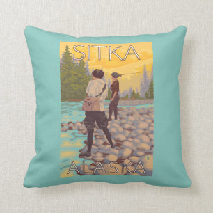 Frauen fliegen Fischen - Sitka, Alaska Kissen