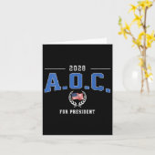 Frauen für Präsident Alexandria Ocasio-co 2028 Karte (Gelbe Blume)