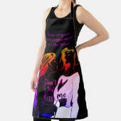 Frauen genießen einen Augenblick in lustigen Schür Schürze (InSitu)