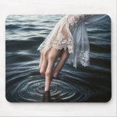 Frauen greifen Wasser Hand Mousepad (Vorne)