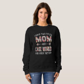 Frauen Ich habe zwei Titel Mama & Case Worker Mütt Sweatshirt (Vorne ganz)
