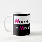 Frauen in der klassischen medienmedialen Tasse Bla (Links)