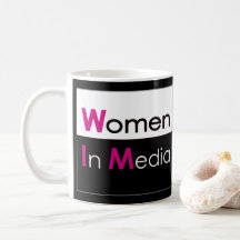 Frauen in der klassischen medienmedialen Tasse Bla