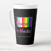 Frauen in der klassischen medienmedialen Tasse Bla (Linke Ecke)