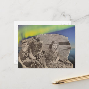 Frauen in einem Boot Nordlichter Collage Postkarte