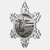 Frauen in einem Sturm Schneeflocken Zinn-Ornament (Rechts)