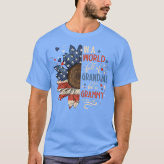 Frauen in einer Welt voller Grandmas sind eine gra T-Shirt