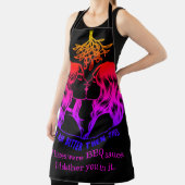 Frauen in schicken Schürze am Grill (InSitu)