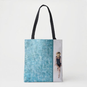 Frauen in schwarzem Bikini Boden und weißer Sonnen Tasche