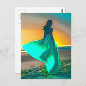 Frauen in Türkisblau an einem nächtlichen Strand Postkarte (Vorne/Hinten)