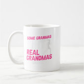 Frauen in wahren Grandmas, die ein sonniges Athlet Kaffeetasse (Links)