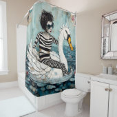 Frauen in Zebra gestreift Outfit auf einem Schwan Duschvorhang (Beispiel)