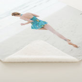 Frauen laufen am Strand Sherpadecke (3/4)