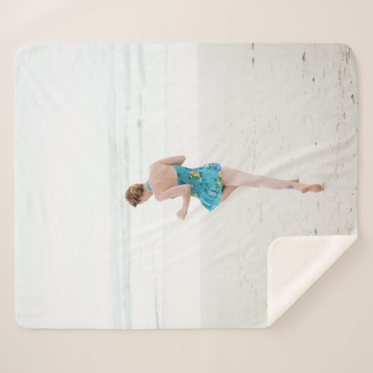 Frauen laufen am Strand Sherpadecke (Vorderseite (Horizontal))