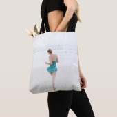 Frauen laufen am Strand Tasche (Von Nahem)